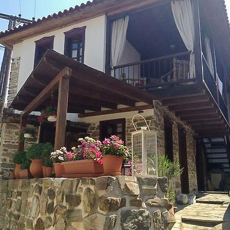 Traditional House Никити Экстерьер фото